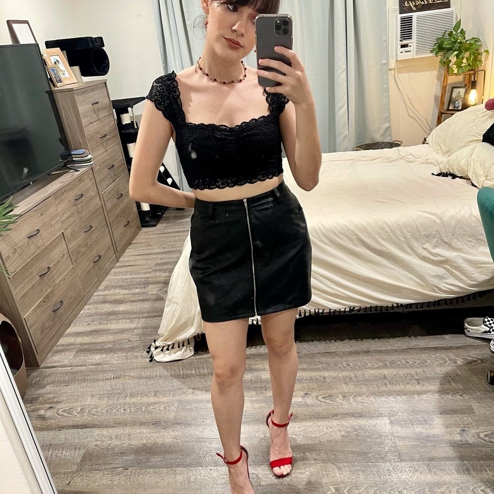 Wild Honey faux leather skirt. 🖤